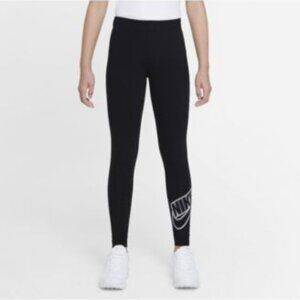 Nike Big Girls Sportswear Favourites